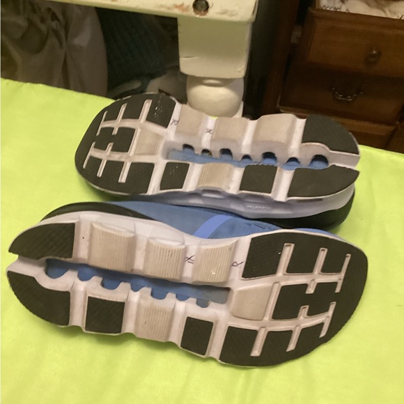 - OC  sneakers Sz 11 - Picture 8 of 11